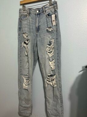 Pacsun Ripped Mom Jeans in Size 28